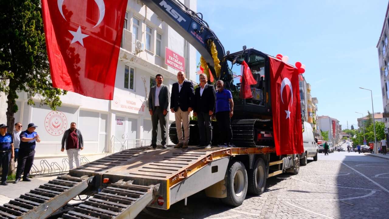 Yatağan Belediyesi’nden 7,5 Milyon Liralık Yeni Ekskavatör Yatırımı 6